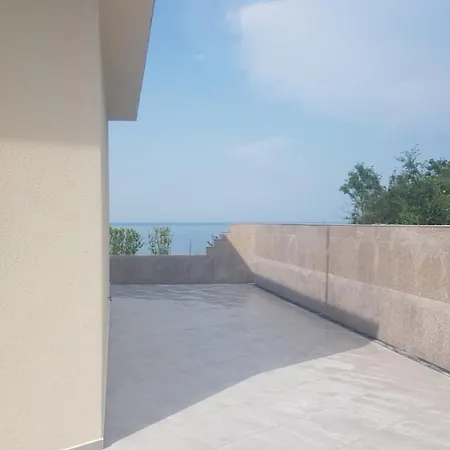 Sand Lilies Beach Villa *